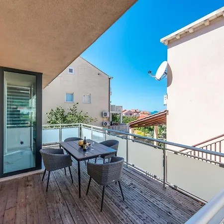 Apartman Sunny View *