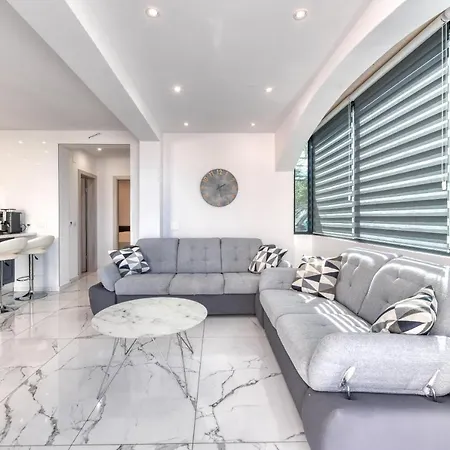 Sunny View Apartman *